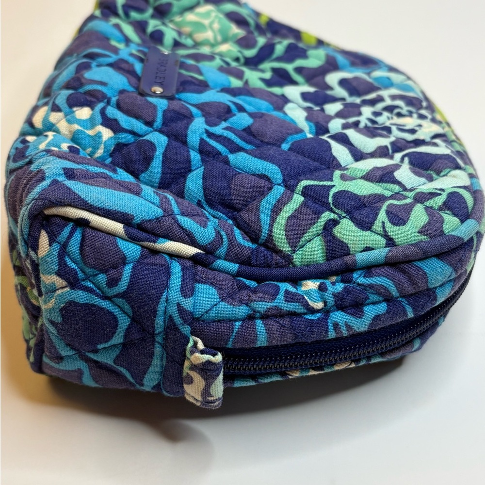 Vera Bradley Katarina Blues Quilted Cosmetic bag blue green - Picture 3 of 7